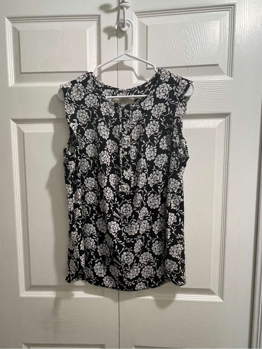 LOFT Black & White Floral Cap Sleeve Camisole
